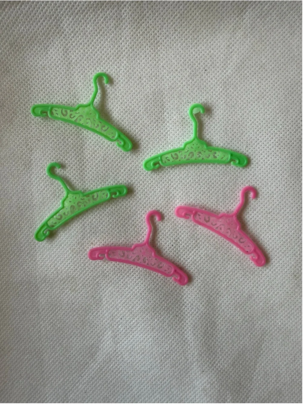 Vintage Barbie -clone Filigree Plastic Clothes Hangers set of 5 doll accessories